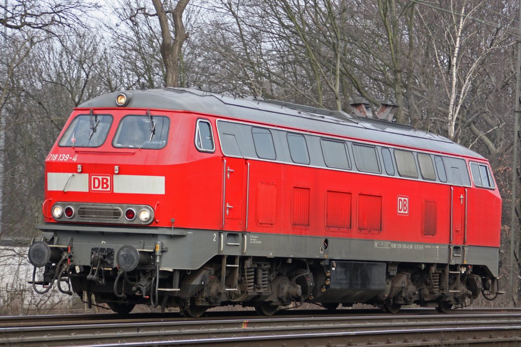 DB 218 139 am 20.2.11 als Lz in Duisburg-Neudorf.Die Lok kam aus der Lokwerkstatt in Oberhausen-Osterfeld und fuhr zurck auf die Voreifelbahn um dort wieder die RB 23 zu bernehmen.