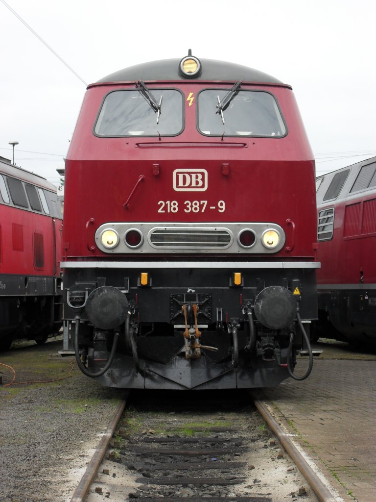 DB 218 387-9 auf dem BW Fest in Osnabrck am 19.9.10. Ich war im Gleisbereich aber es war ja eine ffentliche Veranstaltung, nur um das kurz anzudeuten !.