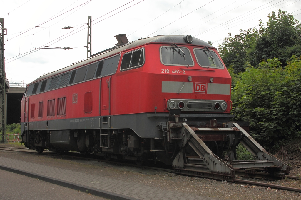 DB 218 461-2 in Kln Deutzerfeld am 7.7.2012. (Durch einen Zaun fotografiert)