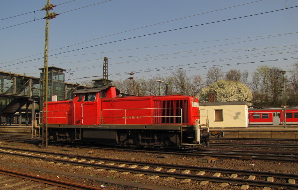 DB 294 593-9 beim rangieren in Mainz-Bischofsheim; 29.03.2011