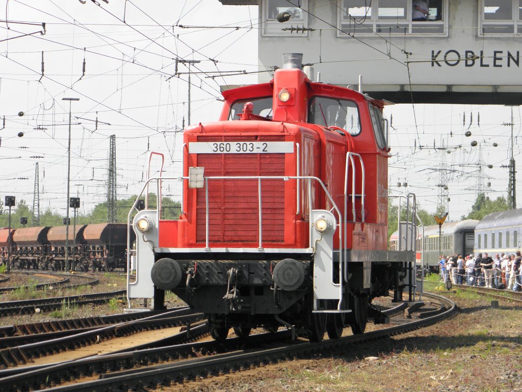 DB 360 303-2 auf der Lokparade in Koblenz-Ltzel am 21.5.2011
