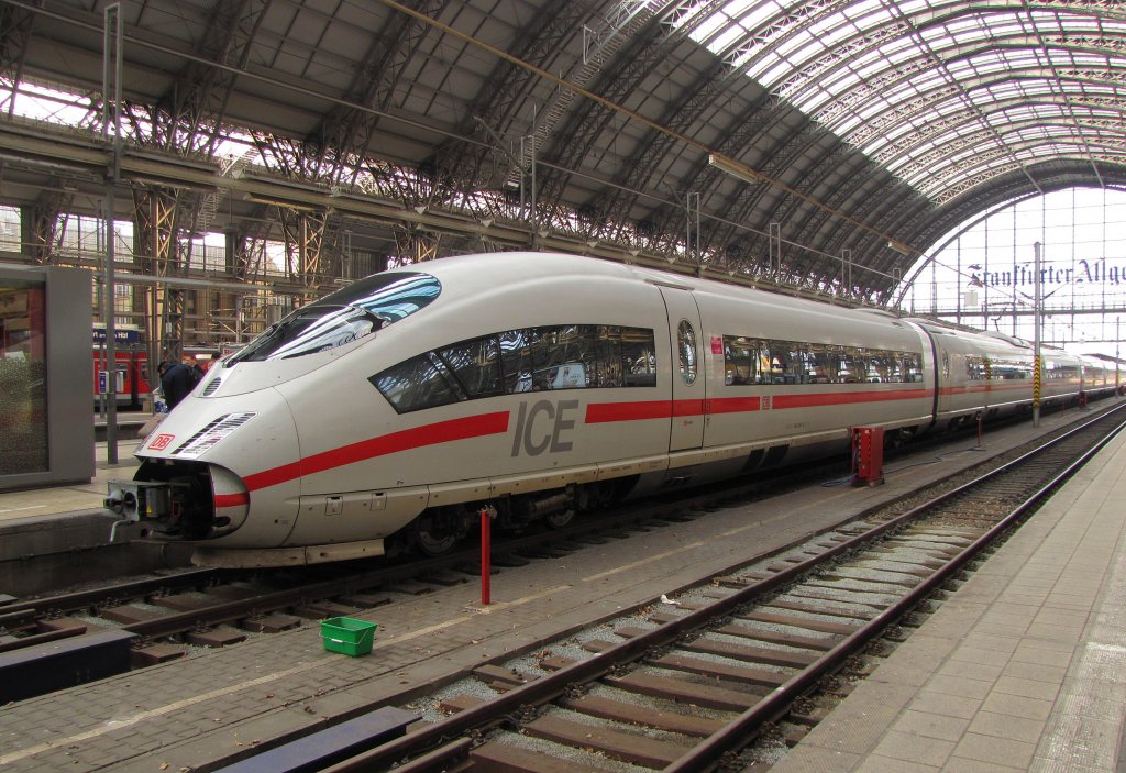 DB 403 557-2 als ICE 728 von Mnchen Hbf nach Dortmund Hbf, am 04.04.2012 in Frankfurt (M) Hbf.