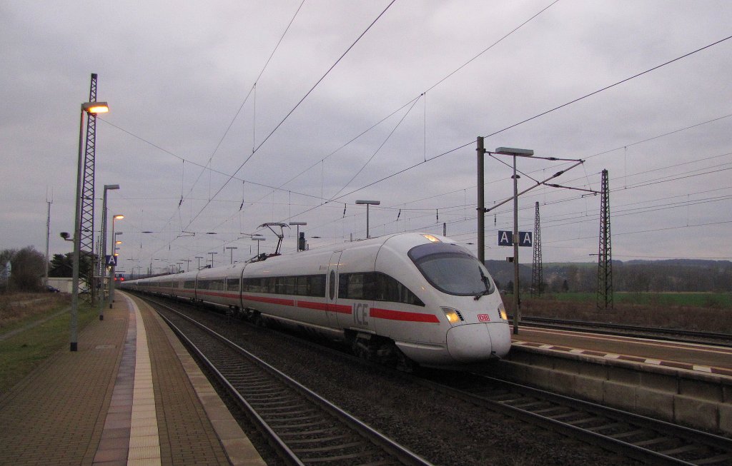 DB 411 027-6  Weimar  + 411 012-8  Freie und Hansestadt Hamburg  als ICE 1206  KARWENDEL  von Innsbruck Hbf nach Stralsund Hbf, beim Halt in Naumburg (S) Hbf; 11.03.2012