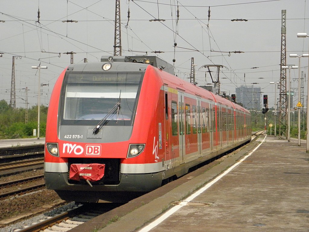 DB 422 575-1 als S2 nach Duisburg Hbf in Oberhausen Hbf am 28.7.2011
