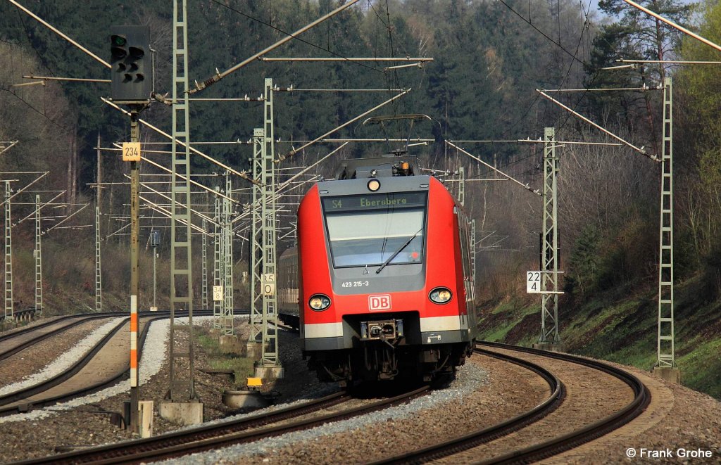 DB 423 215-3 als S4 6433 Geltendorf - Ebersberg, S-Bahn Mnchen, S4, fotografiert bei Kirchseeon am 17.04.2012