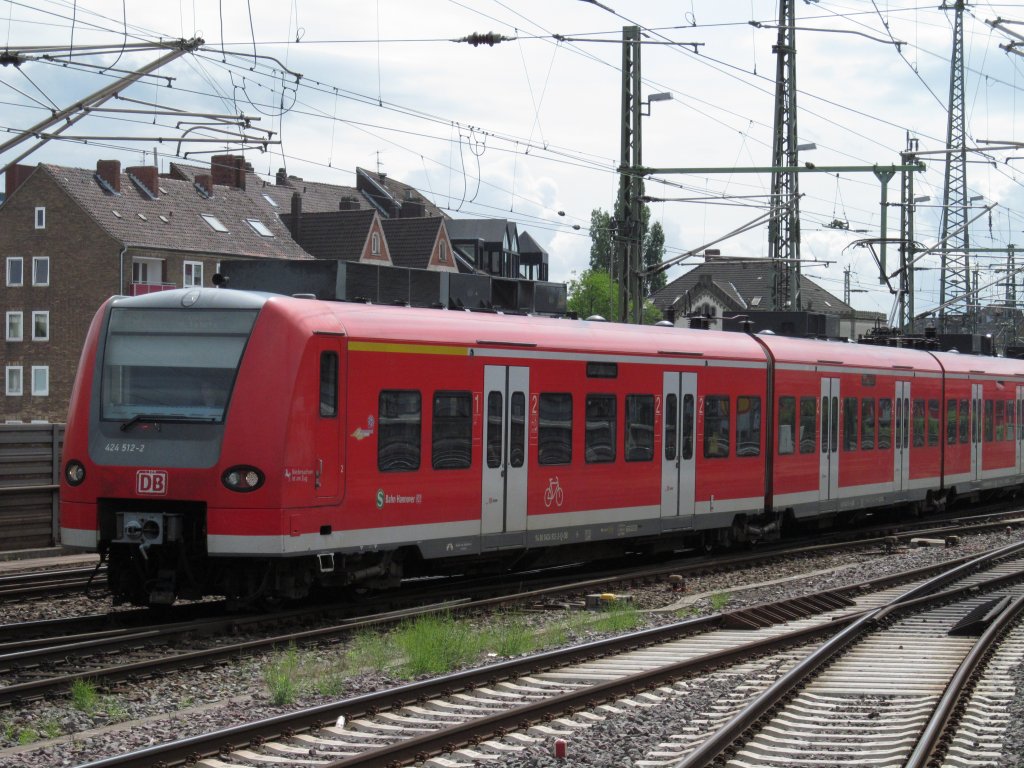 DB 424012-3 enters Hannover Hbf on an S-Bahn service, June 2012.