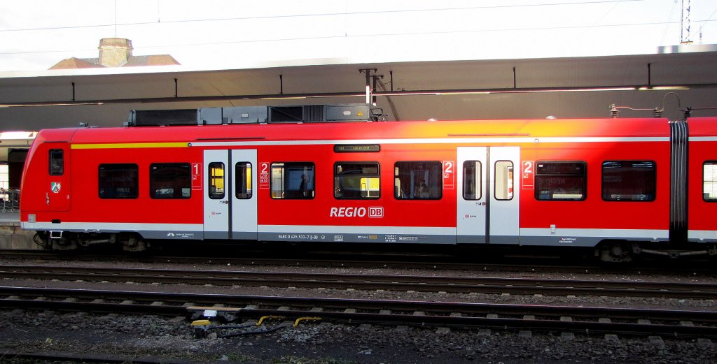 DB 425 533-7 als RE 11325 aus Mnchengladbach Hbf, in Koblenz Hbf; 21.08.2010