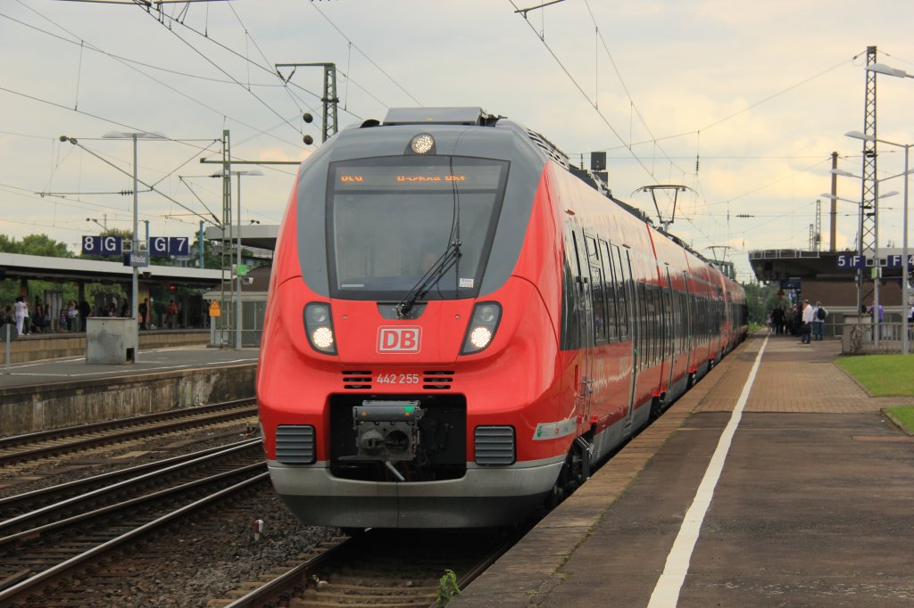 DB 442 255 mit Rhein Sieg Express (RSX in K�ln Messe Deutz, August 2012.