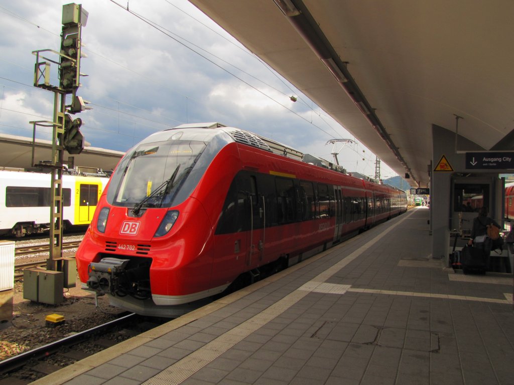 DB 442 702 als RB 12228  Moseltal-Bahn  nach Trier Hbf, am 10.07.2012 in Koblenz Hbf.