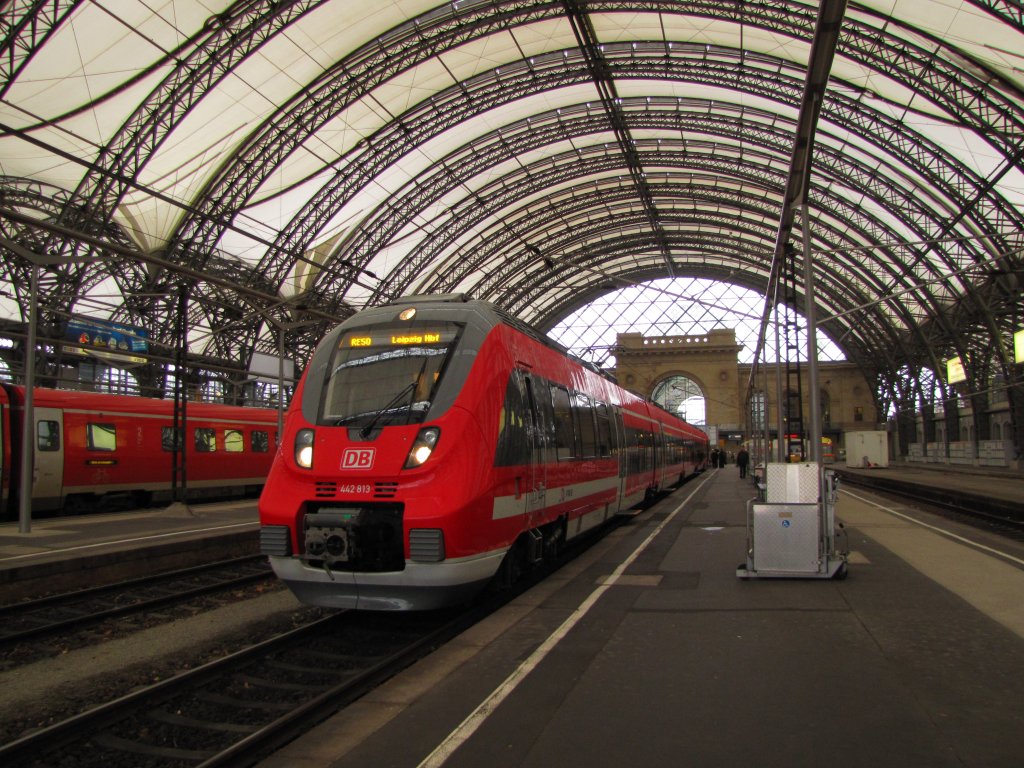 DB 442 813 als RE 17070  Saxonia  nach Leipzig Hbf, am 05.01.2013 in Dresden Hbf.