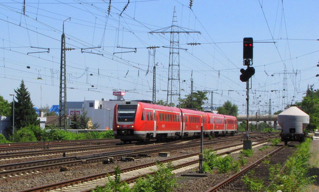 DB 612 025 als RE 3336 von Mainz Hbf nach Saarbrcken Hbf, in Mainz- Mombach; 16.07.2010