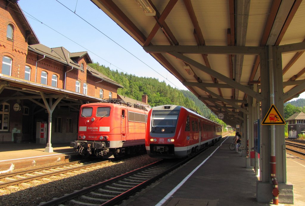 DB 612 170 als RE 4988 von Lichtenfels nach Jena Saalbf hielt am 15.08.2012 in Probstzella auerplan auf Gleis 2, da auf Gleis 1 die 151 141-9 abgestellt war.