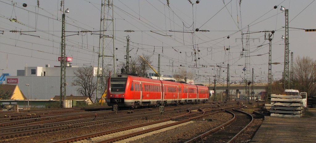 DB 612 552 als RE 3310 von Frankfurt (M) Hbf nach Saarbrcken Hbf, in Mainz-Mombach; 28.03.2011