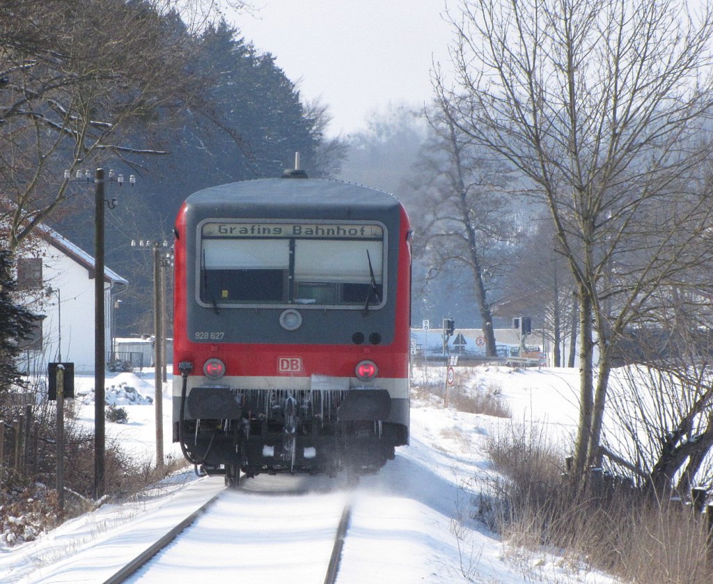 DB 628 627 als RB 27362 von Wasserburg (Inn) Bf nach Grafing, in Oberndorf; 07.03.2010