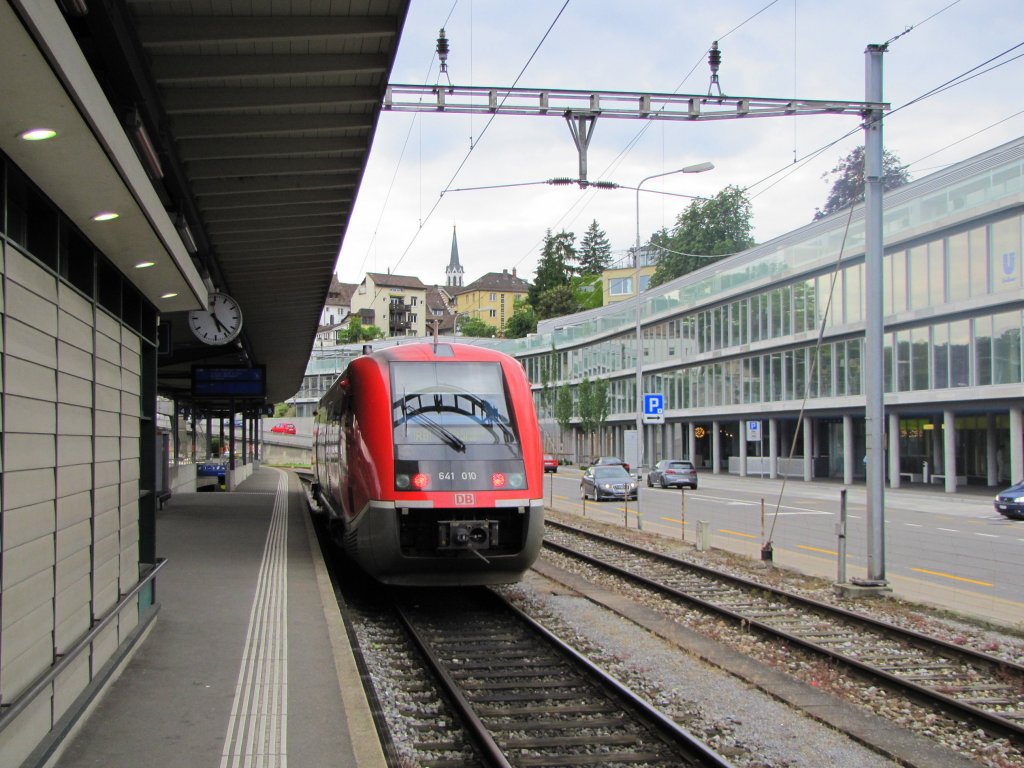DB 641 010 als RB 31264 nach Wilchingen-Hallau, im Bf Schaffhausen; 22.06.2010