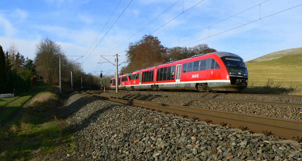 DB 642 061 als RE 1613 von Saalfeld (Saale) nach Erfurt Hbf, bei Neudietendorf; 29.11.2009