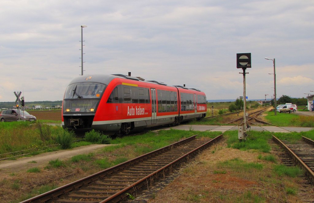 DB 642 568 (642 568-9 D-DB) als RB 16450 von Erfurt Hbf nach Nordhausen, in Khnhausen; 03.09.2010