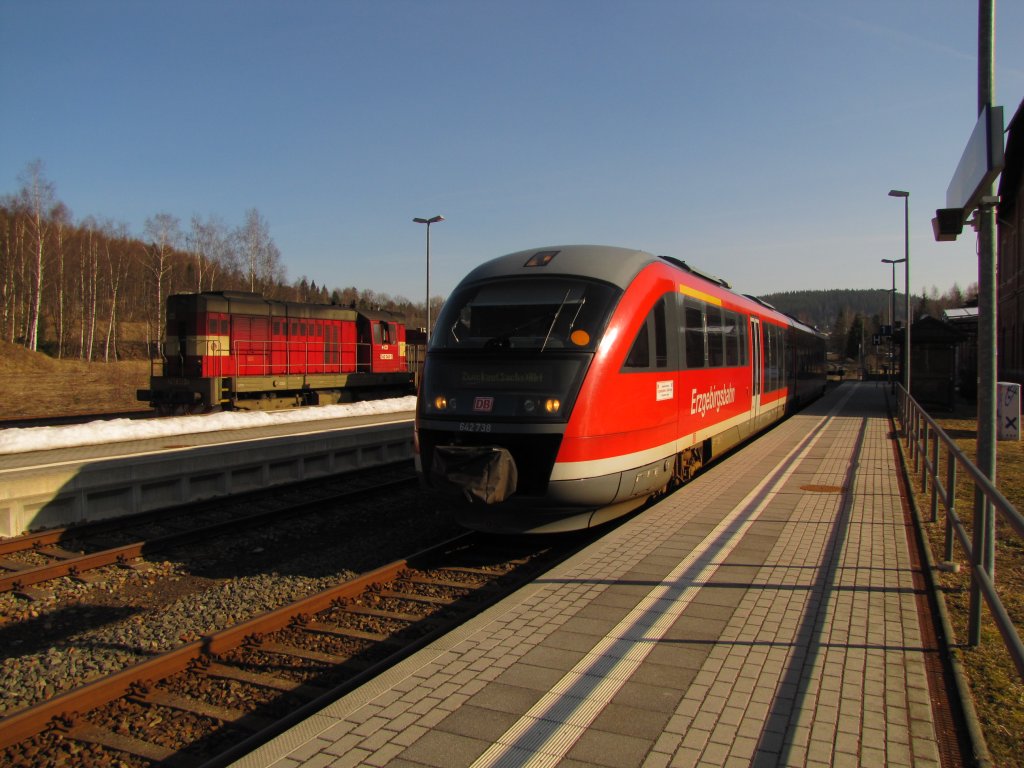 DB 642 738 als RB 23878 nach Zwickau (Sachs) Hbf, in Johanngeorgenstadt; 22.03.2011