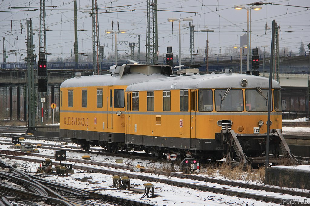 DB 725 003-8 726 003-7 Gleismesszug in Hagen Hbf, Januar 2013.