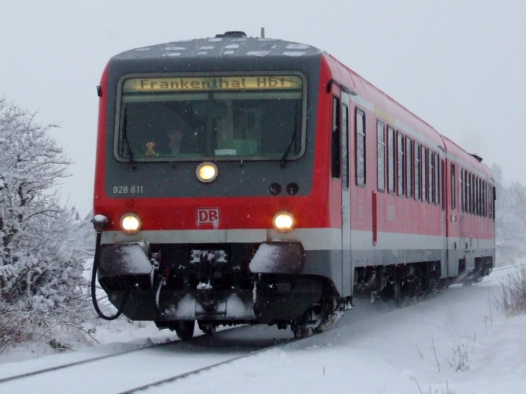 DB 928 611 auf dem Weg nach Frankenthal (Pfalz) Hbf am 20.12.2010 in Flomersheim.