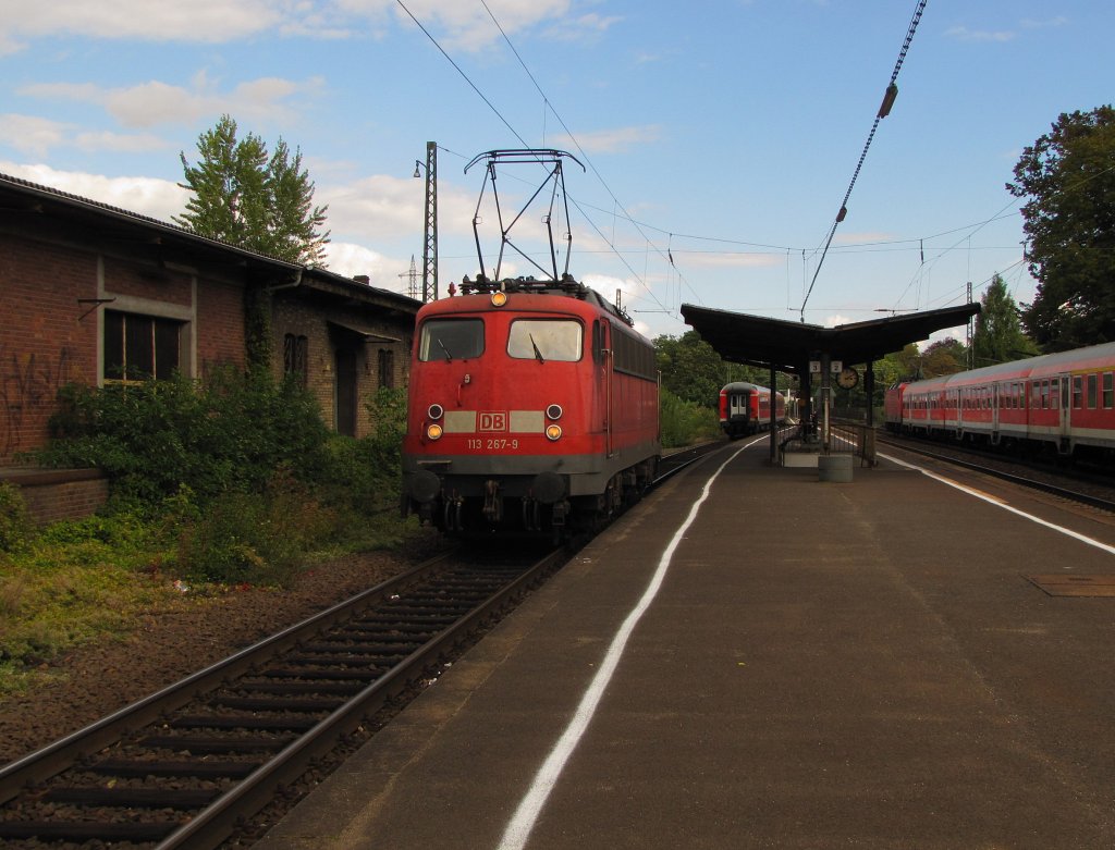 DB AutoZug 113 267-9 beim umsetzen nach der Ankunft mit dem D 1829 aus Dortmund Hbf, im Bf Eltville; 17.09.2010