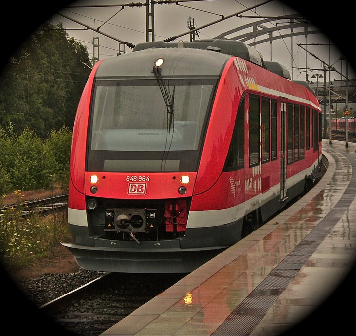 DB BR 648 964 bei der Einfahrt in den Kieler Hbf
