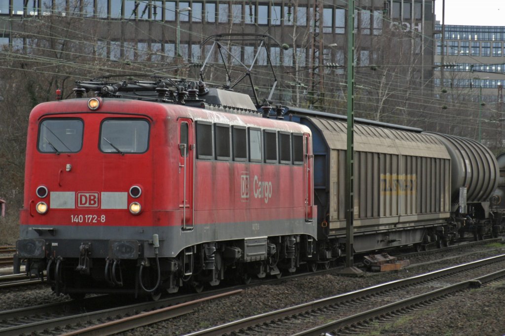 DB Cargo 140 172 durchfhrt am 27.2.10 Dsseldorf-Rath