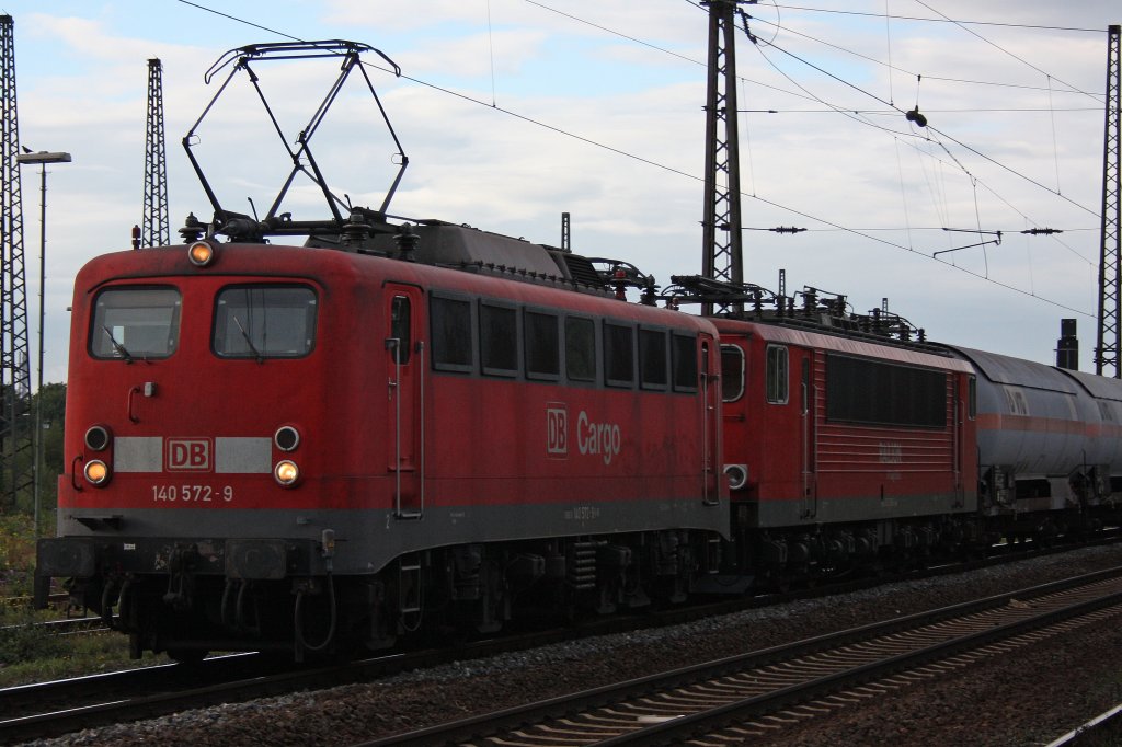 DB Cargo 140 572 zieht am 16.9.10 eine 155 und Gz durch Duisburg-Bissingheim