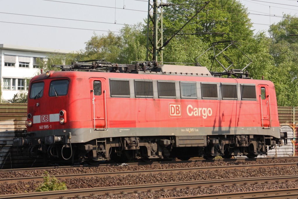 DB Cargo 140 585-1 am 26.4.11 als Lz in Hamburg-Harburg.