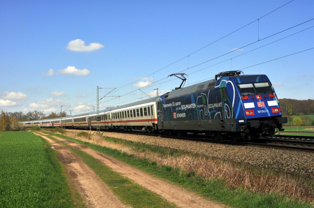 DB Fernverkehr 101 042  ECOPHANT  mit IC 1129 Kiel Hbf - Nürnberg Hbf (Vehrte, 28.04.13). 