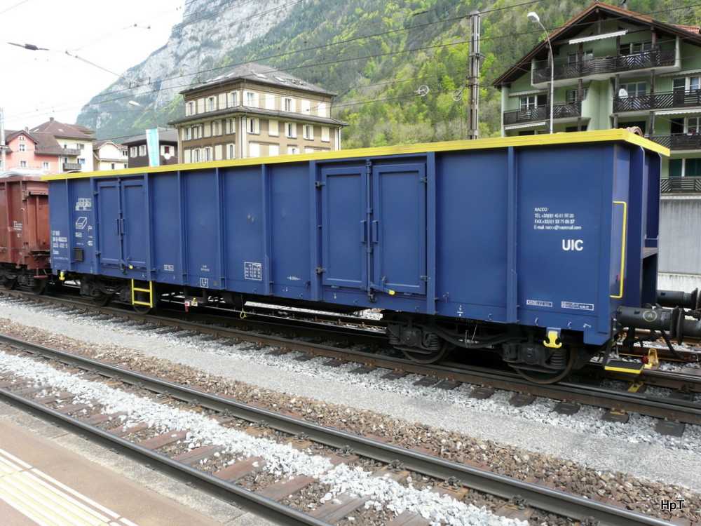 DB - Gterwagen Eaos 37 80 533 6 408-9 in Erstfeld am 08.05.2012