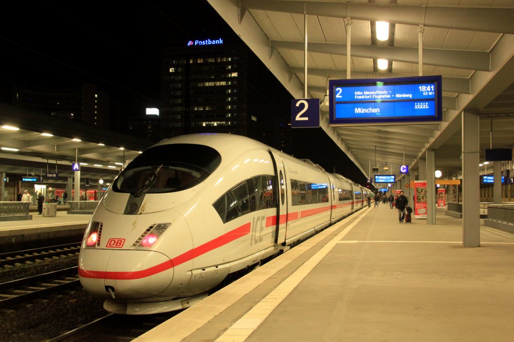 DB ICE 403 als ICE 821 in Essen Hbf, Oktober 2012.