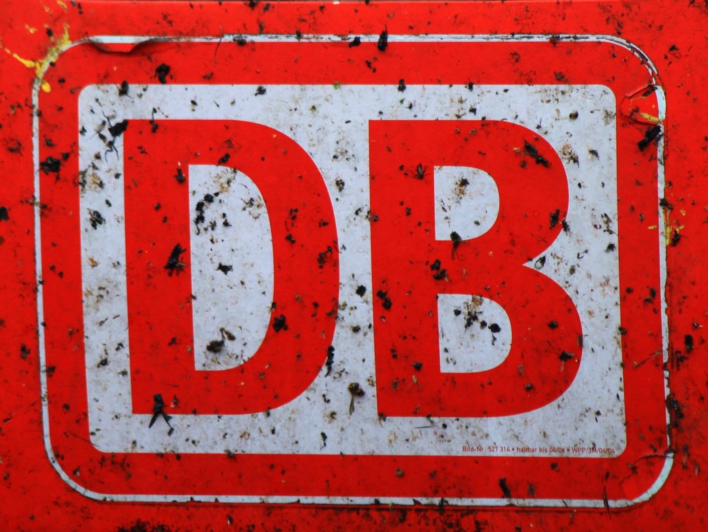 DB Keks auf einen Steuerwagen des RE4, gesehen am 11.05.2012 im Aachener Hbf.