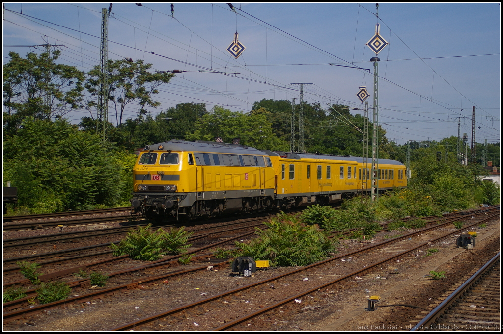 DB Netz 218 392 mit dem Fahrwegmesszug 1 am 16.07.2013 in Magdeburg
