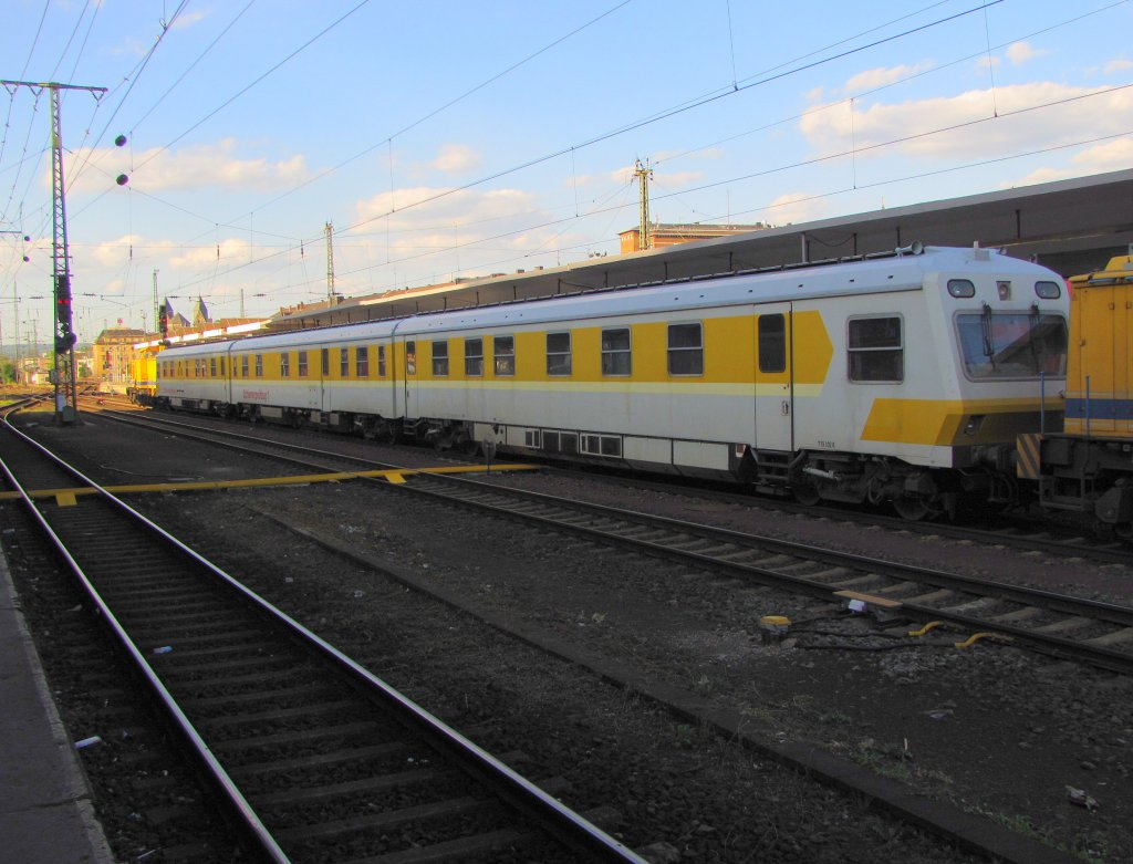 DB Netz 719 102-6 + 720 101-5 + 719 101-8 in Koblenz Hbf; 21.08.2010
