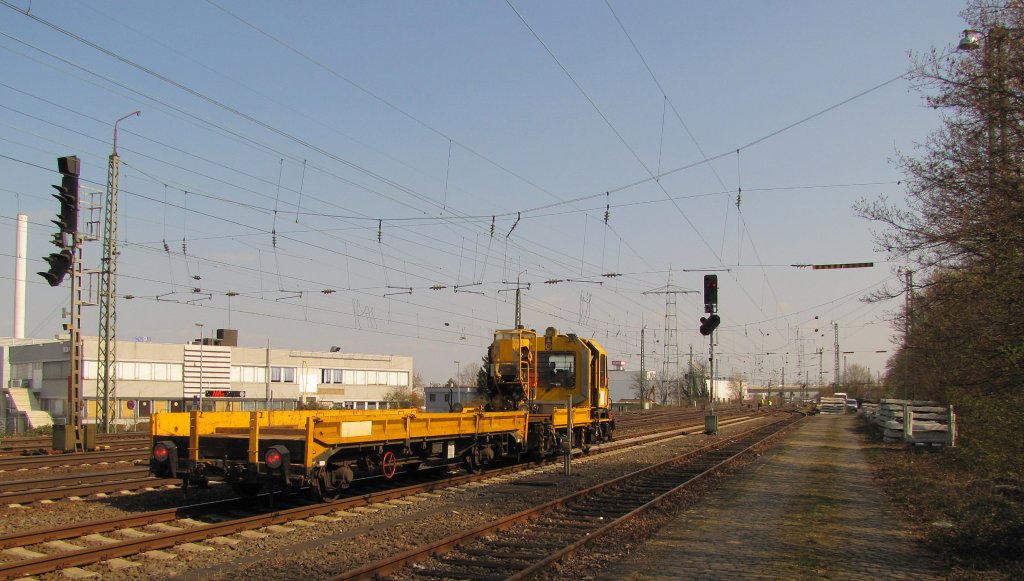 DB Netz Gleiskraftwagenanhnger H27 Nr. 35.1.118 in Mainz-Mombach; 28.03.2011