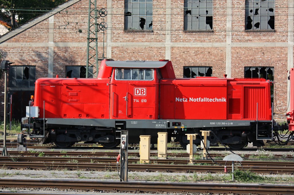 DB Netz Notfalltechnik 714 010 am 22.8.12 in Thngersheim.