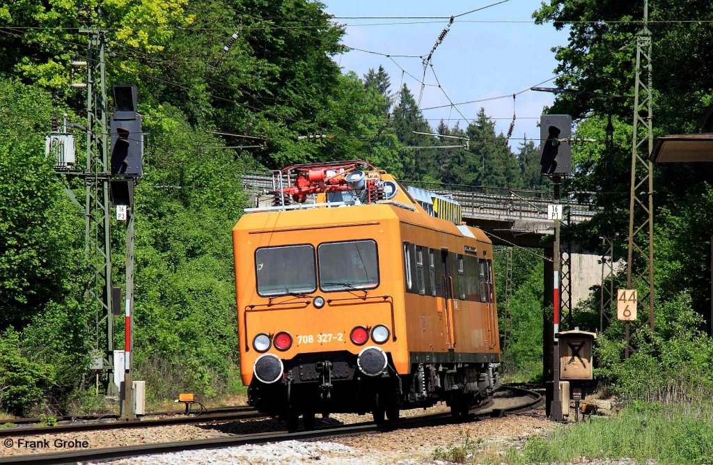 DB ORT Turmwagen 708 327-2 ex DR BR 188.3 Richtung Mnchen, KBS 951 Salzburg - Mnchen, fotografiert bei der Durchfahrt Bhf. Aling am 14.05.2012