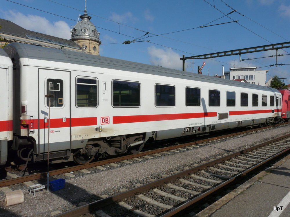 DB - Personenwagen Typ Avzm 61 80 19-91 135-2 in Konstanz am 13.09.2012