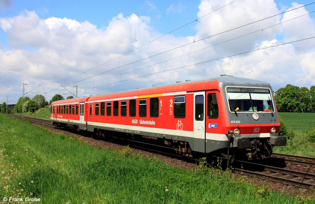 DB Regio 928 422 als RB 59718 Neufahrn - Bogen, KBS 932 Neufahrn - Bogen, Gubodenbahn, fotografiert bei Radldorf am 07.05.2012