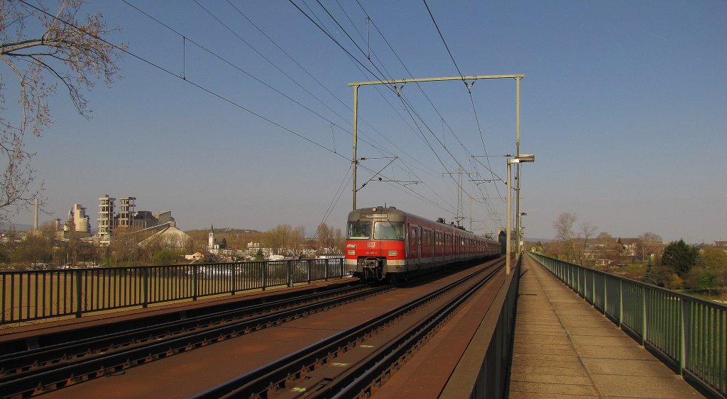 DB S-Bahn Rhein-Main 420 856-7 als S 35853 (S8) von Wiesbaden Hbf nach Hanau Hbf, auf der Kaiserbrcke in Mainz; 28.03.2011