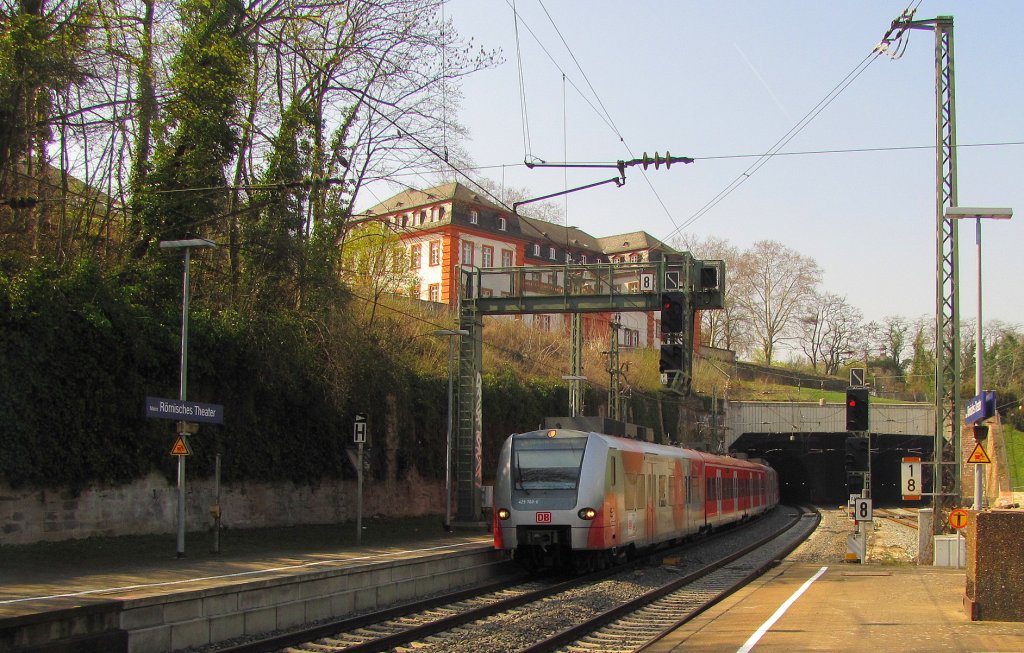 DB S-Bahn Rhein-Neckar 425 760-6 als RB 38747 (RB 44) von Mainz Hbf nach Mannheim-Friedrichsfeld, in Mainz R�misches Theater; 29.03.2011