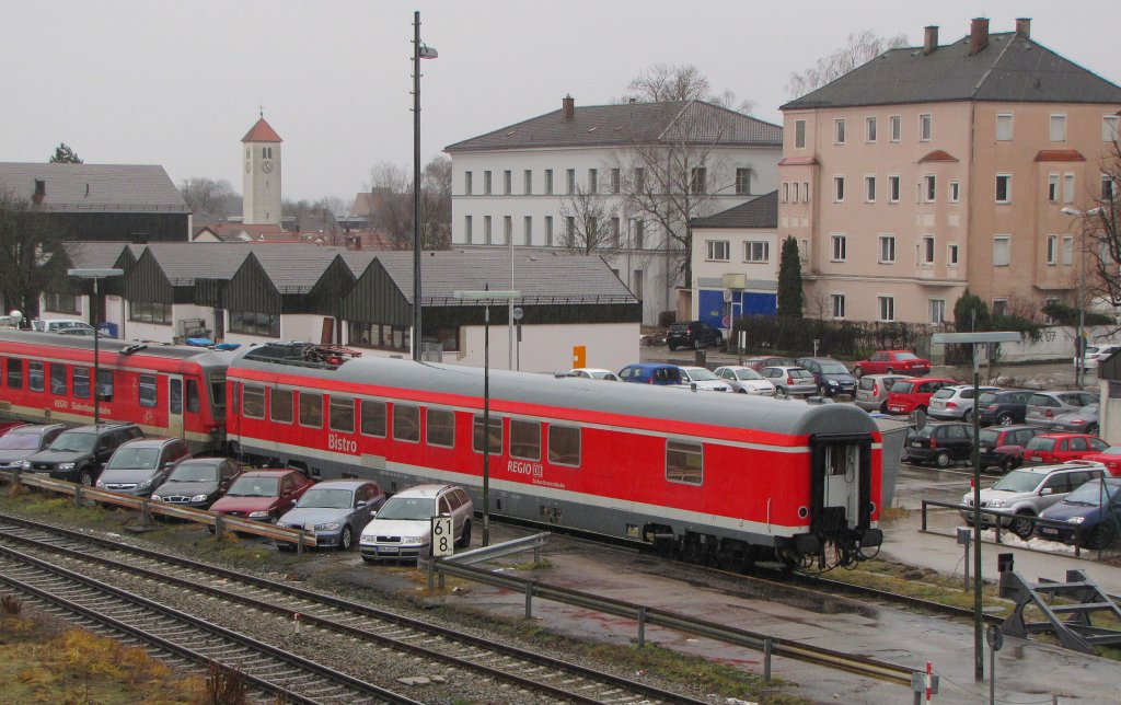 DB Sdostbayernbahn 61 80 88-94 309-6 WRmz in Mhldorf (Oberbay); 13.01.2011