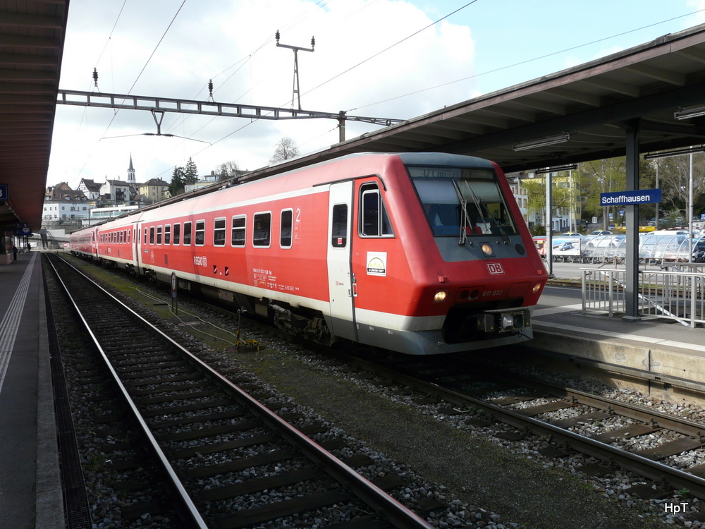 DB - TW 611 033-1 im Bahnhof Schaffhausen am 01.04.2011