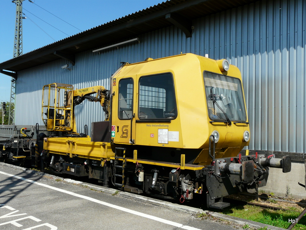 DB - Unterhaltsfahrzeug GAF 97 17 50 01 418-7 abgestellt im Bahnhof Basel Bad. am 22.09.2010