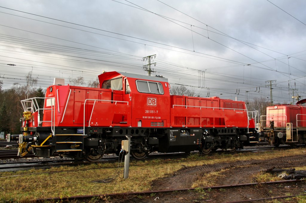 DB Voith Gravita 10BB 261 051-7 in Koblenz-Ltzel am 17.12.2011