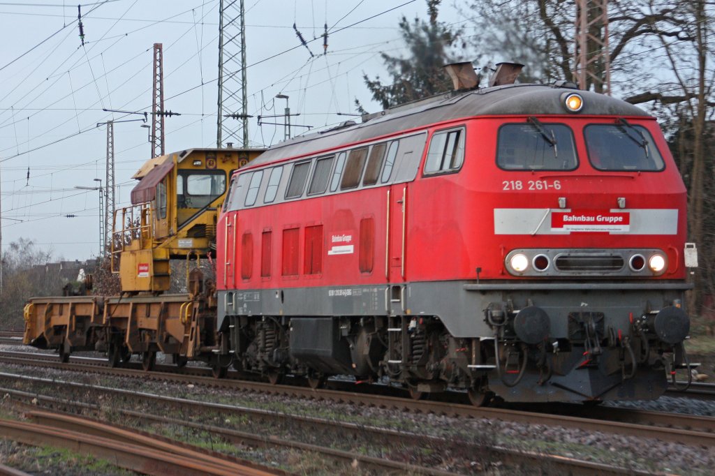 DBG/Bahnbaugruppe 218 261 am 7.2.11 mit einem SLW in Ratingen-Lintorf