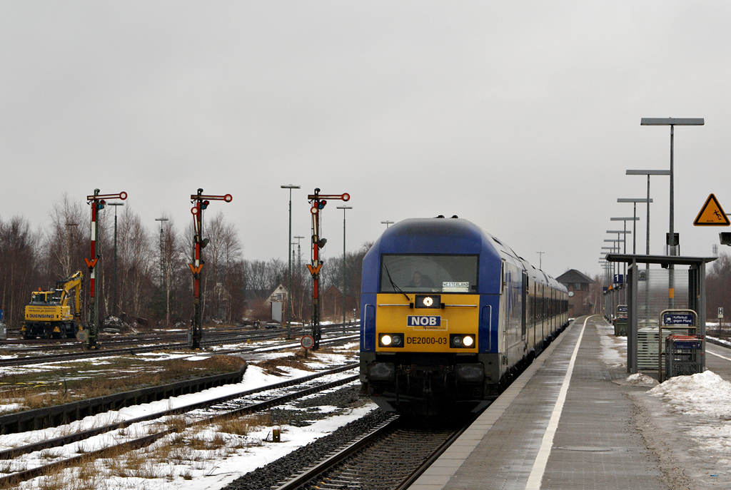 DE 2000-03 am 28.02.2010 mit einer NOB nach Westerland in Heide.