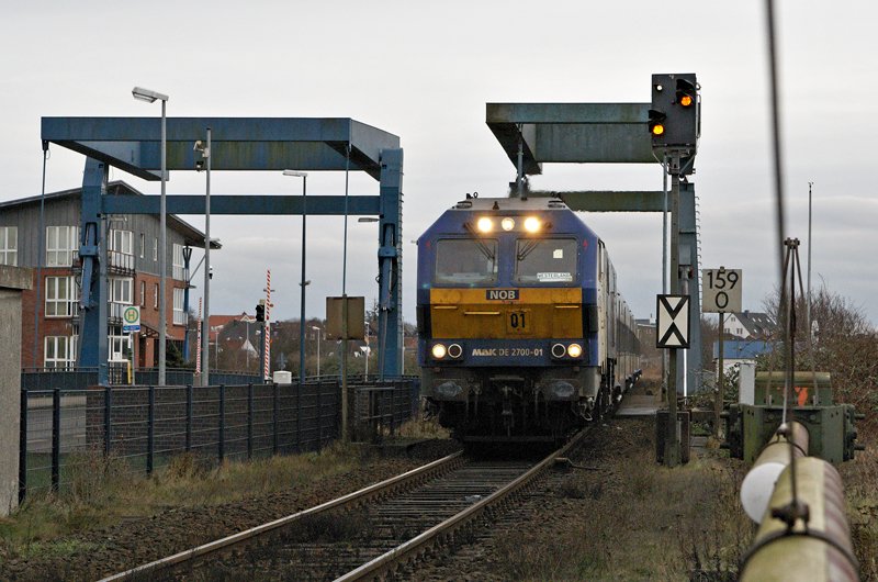 DE 2700-01 am 31.12.2009 mit einer NOB nach Westerland in Husum.