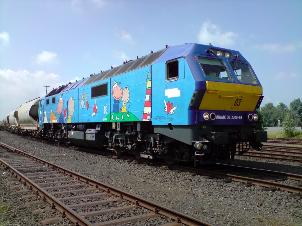 DE 2700-03 im Dienst der Neusser Eisenbahn im Bf Niederauem im Sommer 2008.